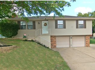 4905 NW Valley View Rd, Blue Springs, MO 64015