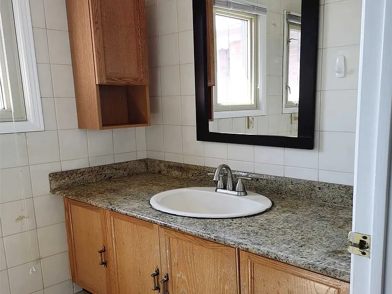 367 Huntington Ridge Dr #UPPER — Photo 20