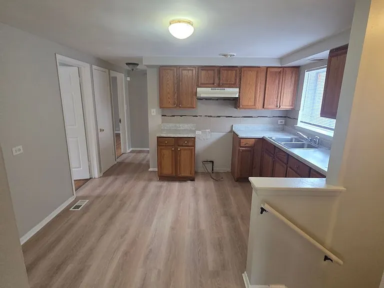 10306 S Corliss Ave — Photo 7