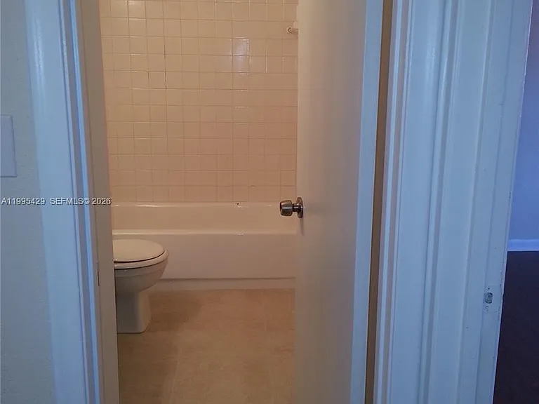 2604 NW 52nd Ave #C15 — Photo 9