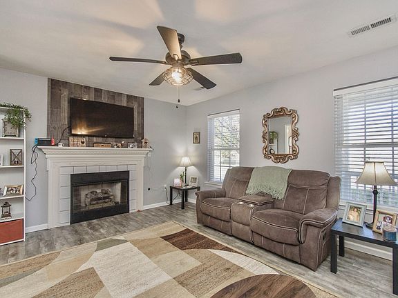 4th image of 3403 Glen Rock Ln
