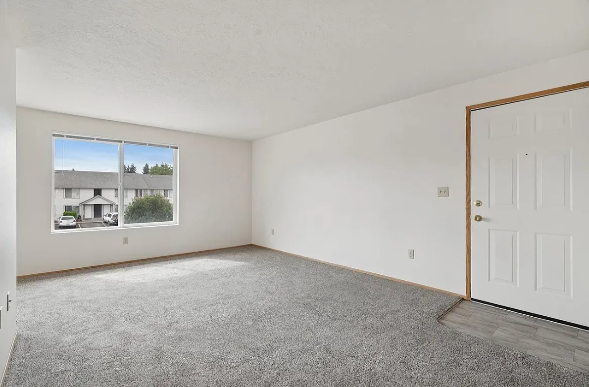 Pioneer Court Apartments — Photo 2