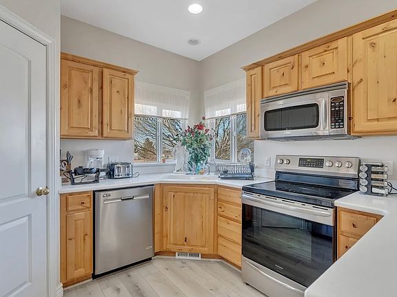 4th image of 2818 S Silver Fox Ln