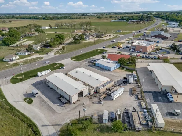 1200 S Highway 377, Pilot Pt, TX 76258