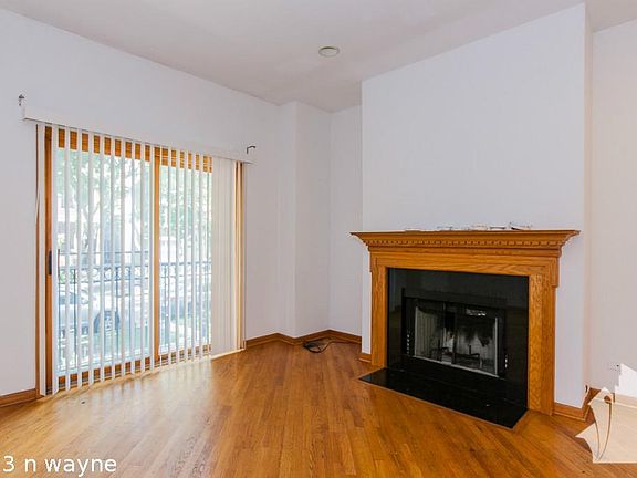 4th image of 2723 N Wayne Ave #212