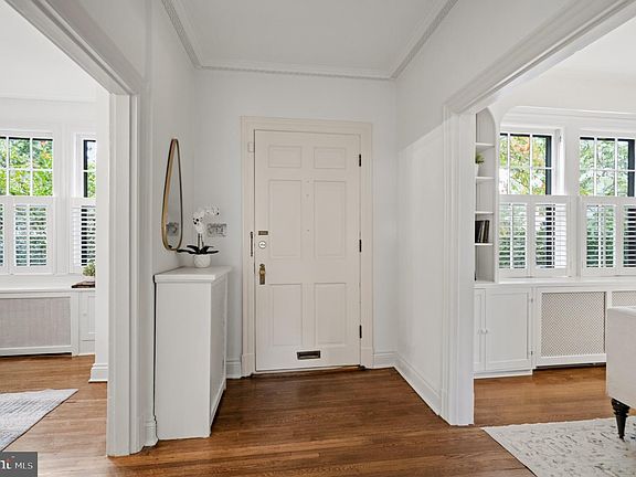 4th image of 3306 Cathedral Ave NW