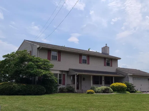 1555 Newport Rd, Manheim, PA 17545