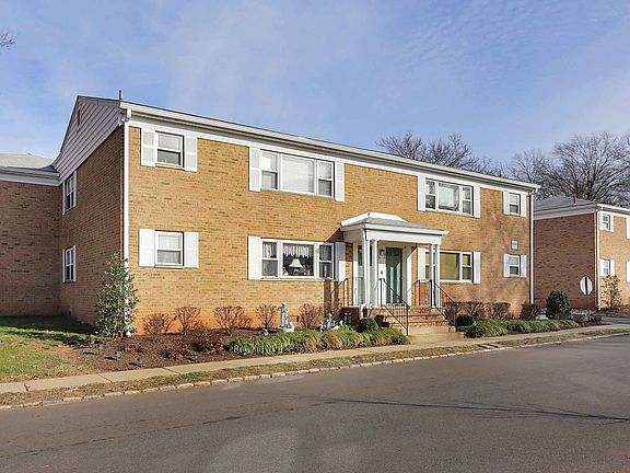 2nd image of 160 Evergreen Rd APT 17B