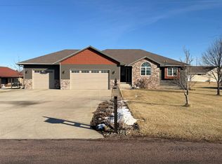 1609 Peabody Ave, Creighton, NE 68729
