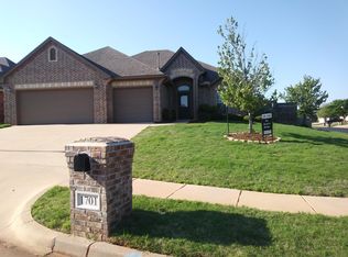 1701 Woody Ln, Edmond, OK 73003