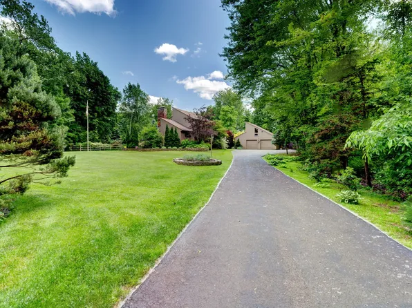 7 High Hill Road, Bloomfield, CT 06002