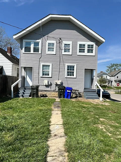 420 S Terrace — Photo 2