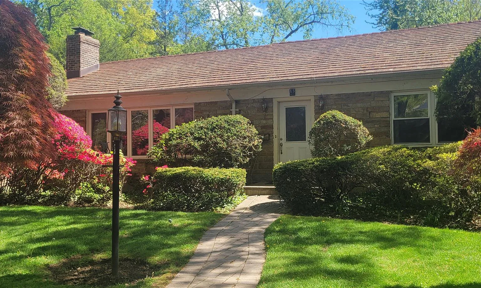 4 bed, 3.5 bath, 3310 sqft, $8,300 — Photo 1