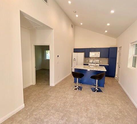 2nd image of 3250 Calle Quebracho #B