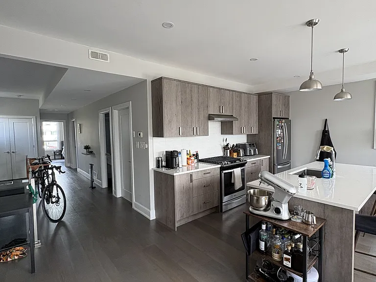341 Tweedsmuir Ave #D — Photo 28