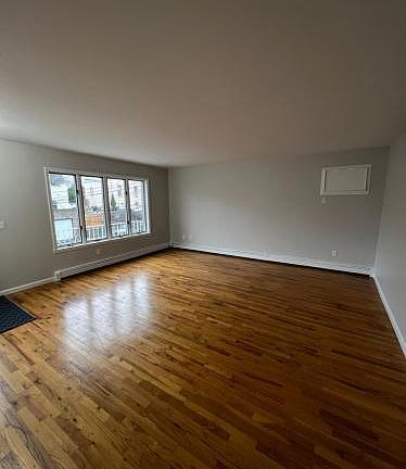 4th image of 16 Altamont Pl