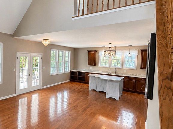 3rd image of 20 Burns Rd