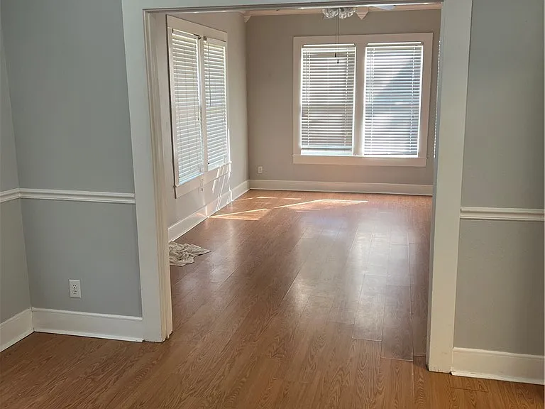 409 Homestead St — Photo 2