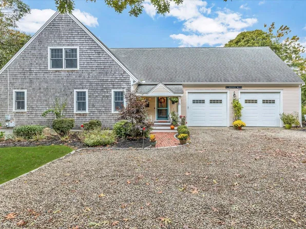 11 Richard Lane, West Dennis, MA 02670