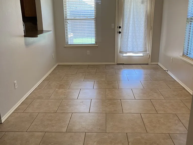 17612 Black Hawk Dr — Photo 8