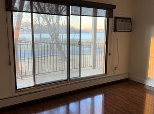 1304 Medicine Lake Dr W #120, Plymouth, MN 55441