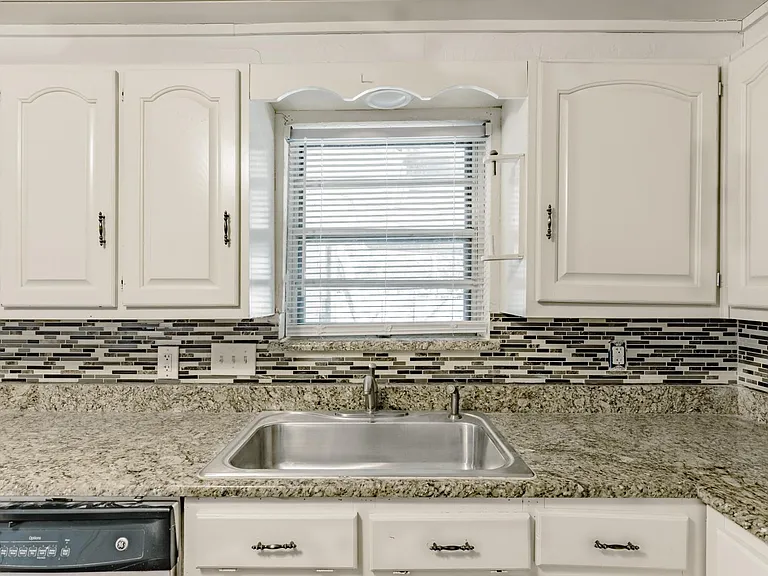 5821 Circular Dr — Photo 18