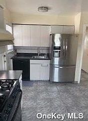 1st image of 182 Circle Dr E