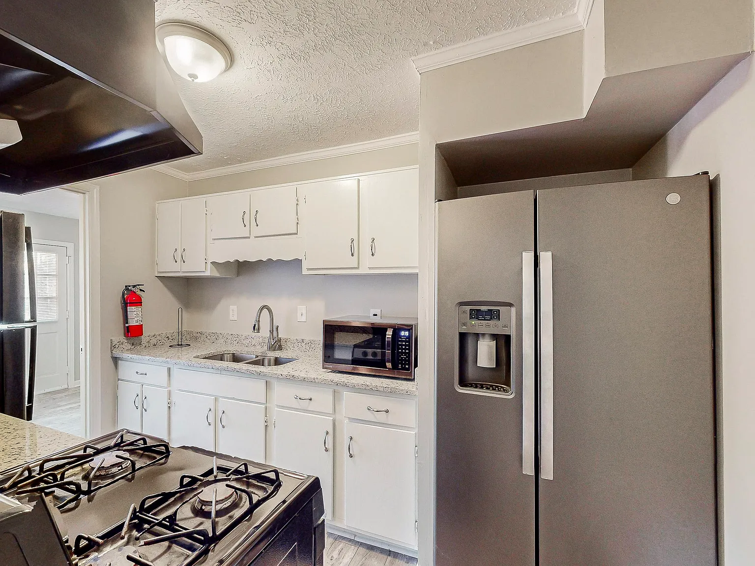 4 bed, 3.0 bath, 1800 sqft, $624 — Photo 3