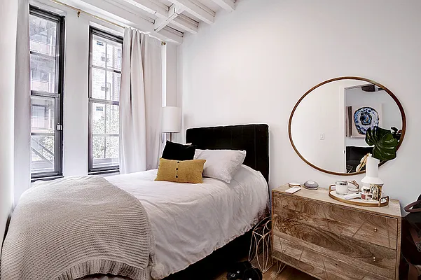 Rented by Urbane Brokerage | media 40