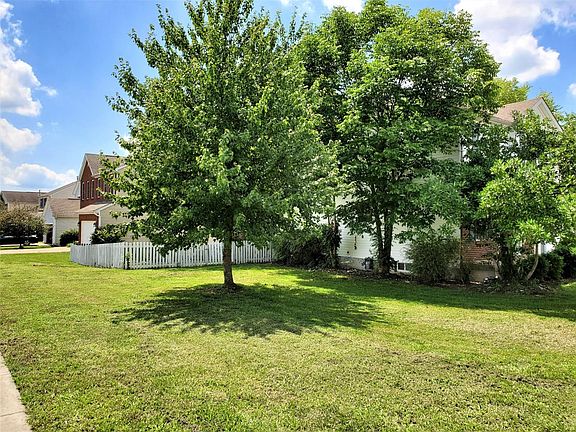 5th image of 211 Saint Regis Dr