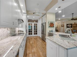 705 10th St S APT 202, Naples, FL 34102