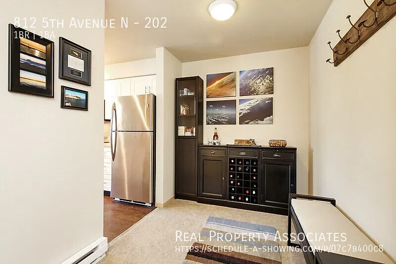 Lower Queen Anne Condo — Photo 4