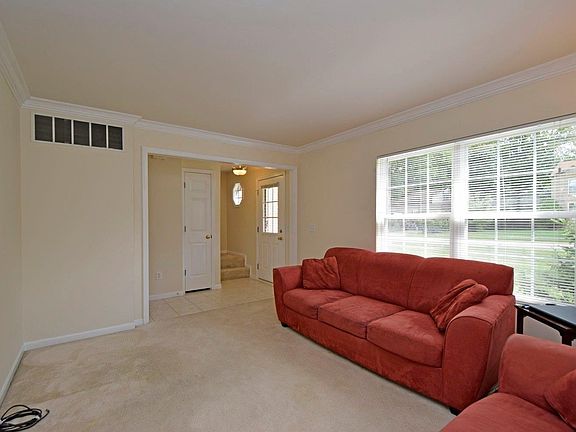 3rd image of 8615 Sunmont Dr