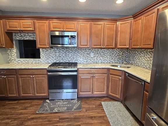 4th image of 16 Lyon Ln