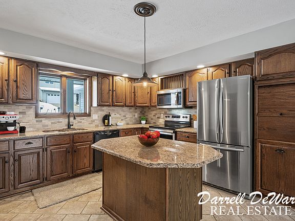 4th image of 3850 Murray View Dr NE