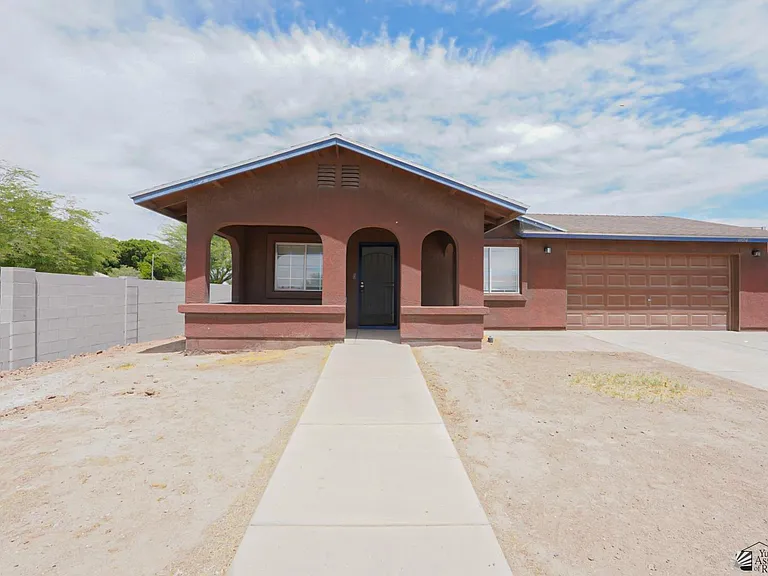 604 E Yucca St — Photo 5