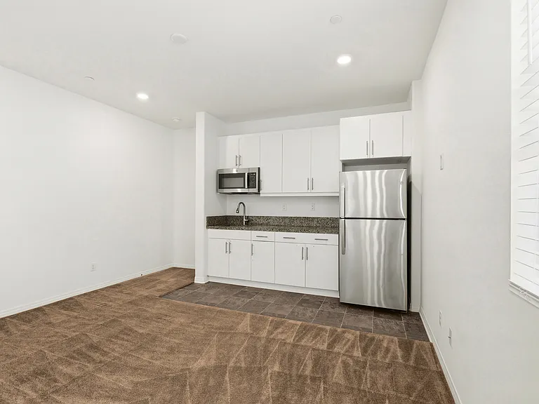 27215 Lost Palm St — Photo 5