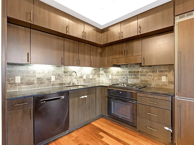 150 Myrtle Ave #1005 — Photo 3