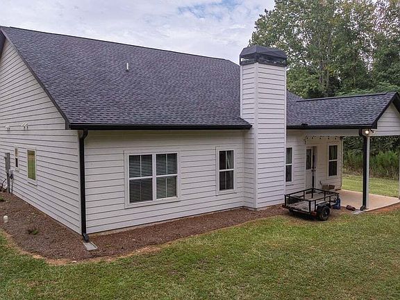 2nd image of 212 Live Oak Ln