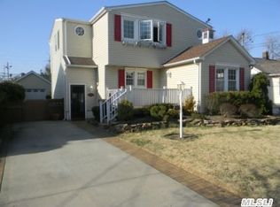 2857 Royal St, Bellmore, NY 11710