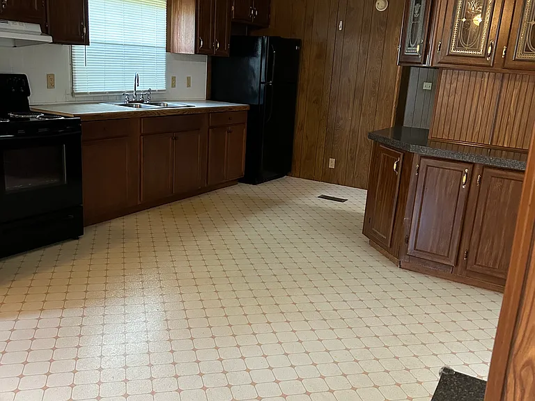 896 County Road 122 — Photo 4