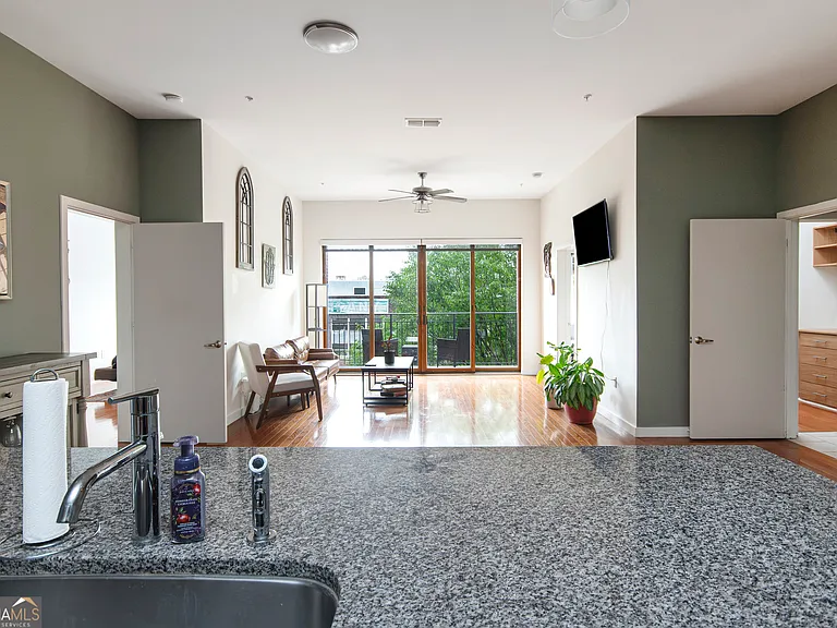 333 Nelson St SW #337 — Photo 2