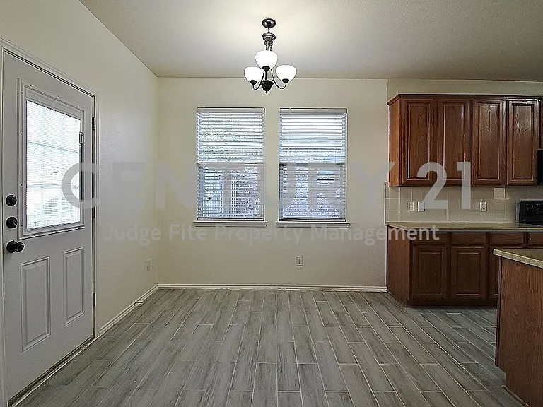 10125 Sourwood Dr — Photo 7