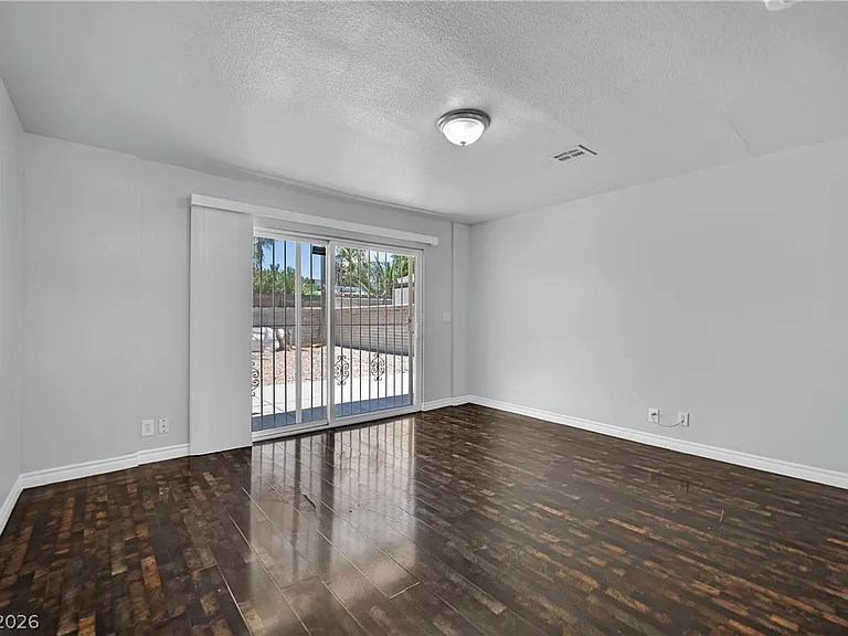 2221 Santa Clara Dr — Photo 6