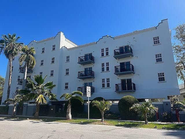 2nd image of 2533 SW 19th Ave #507