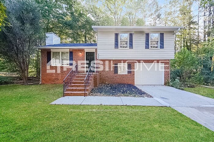 1st image of 623 Windsor Dr SE