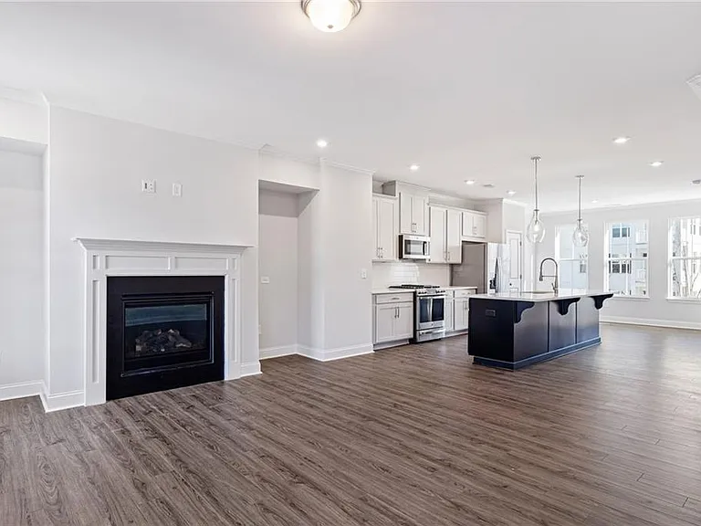 801 Cameron Trl — Photo 13