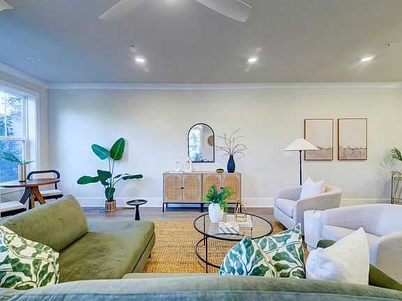4th image of 1150 Valdosta St Unit 304