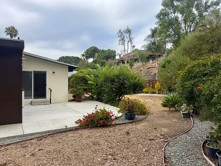 1970 Gardena Pl — Photo 14