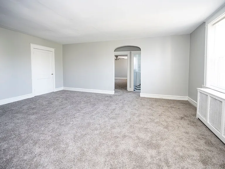 Upsal Gardens Apartments- Beautiful historical building with breathtaking charm! — Photo 10
